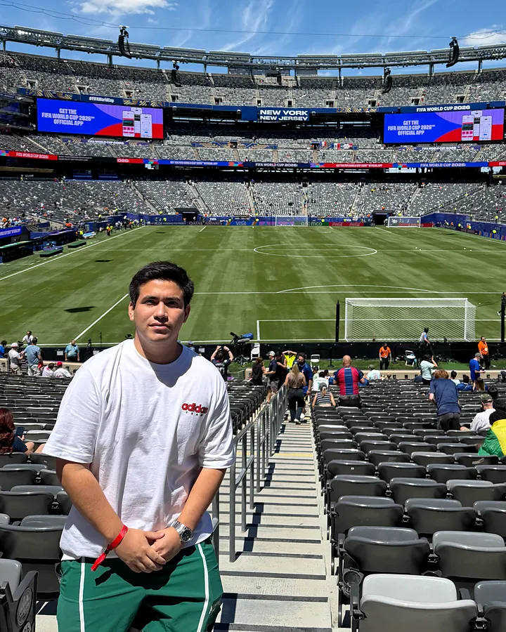 Daniel Vega en la tribuna del Mundial 2026 en Nueva Jersey